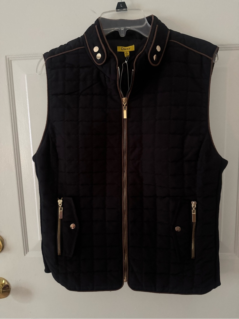 Daisy Black Large Quilted Vest zipper front and pockets